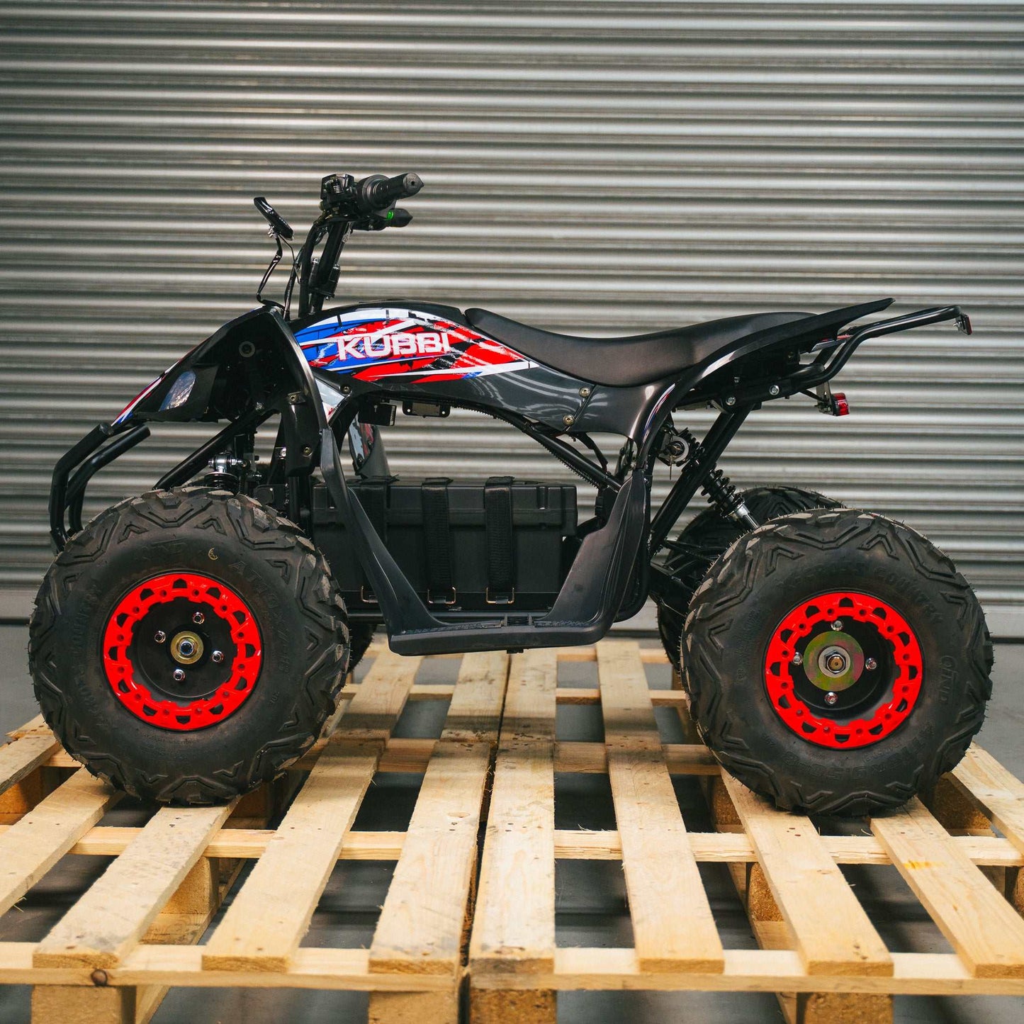 Kubbi Q32 2500W electric quad bike for teens with hydraulic suspension and disc brakes