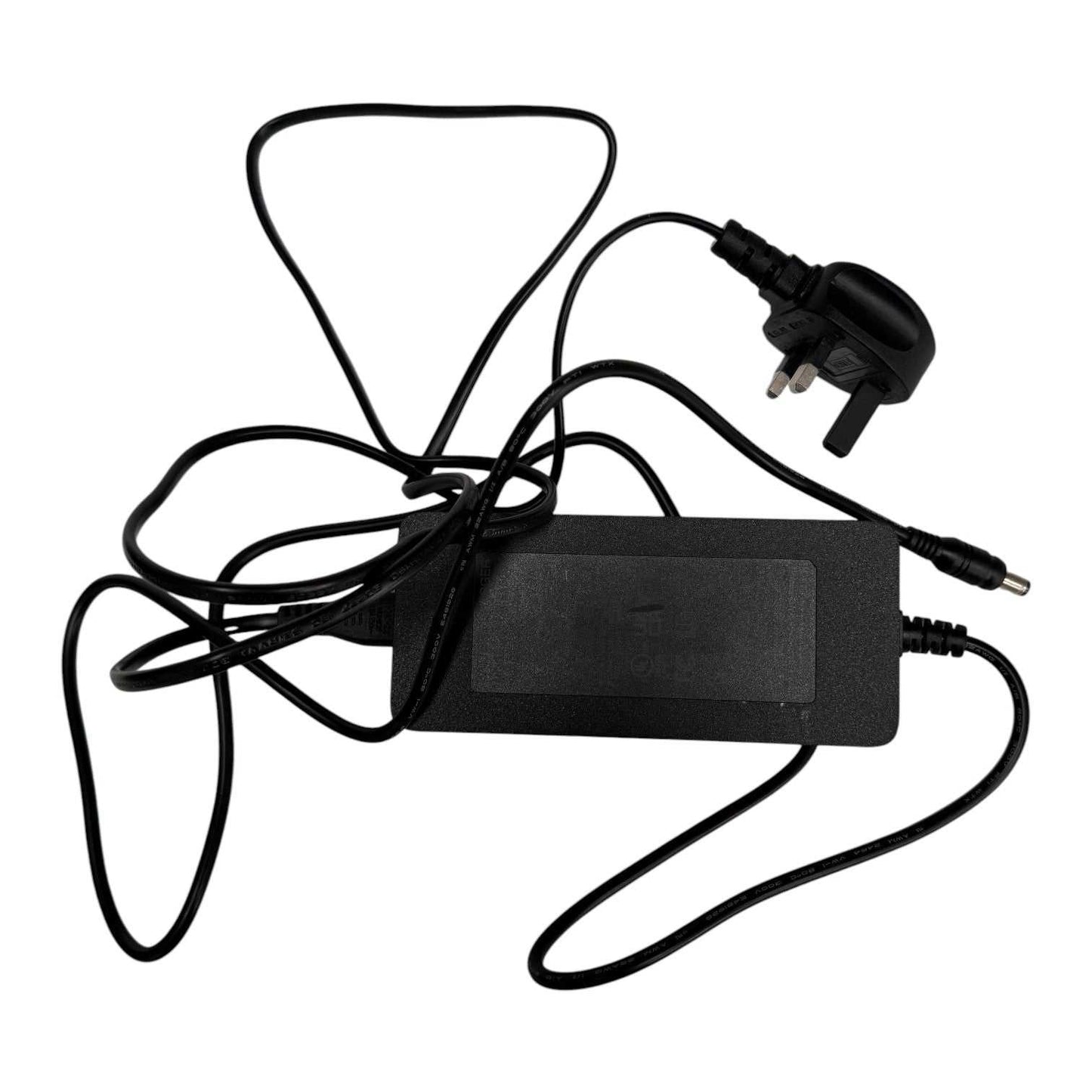 Kubbi K10 Pro charger plugged into wall socket with smartphone charging